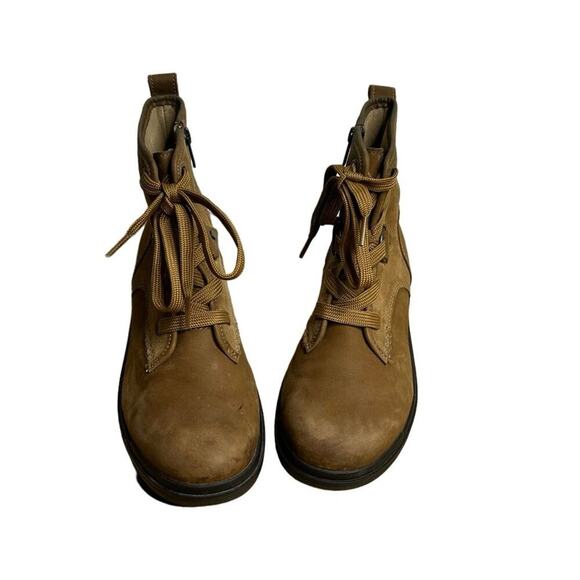 UGG Australian Leather Winter Boots Women Sz 8 FREE Socks W/ Purchase (5D-DQ) - Picture 1 of 13